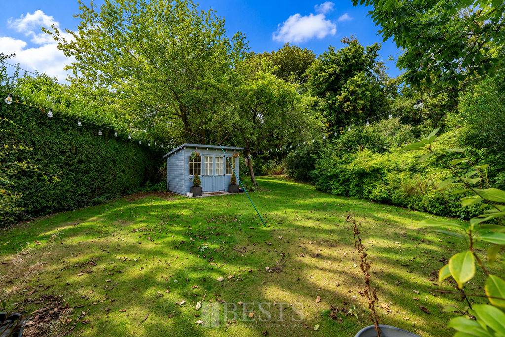 11 Weston Road